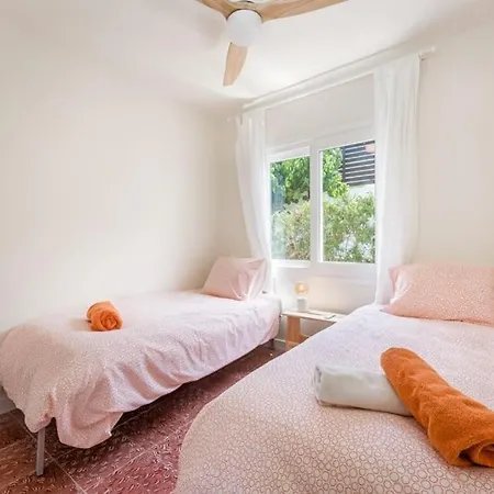Casita De Playa Renovada Preciosas Vistas Al Mar דירה